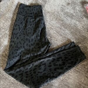 Kinesis Black Leopard Print Leggings M